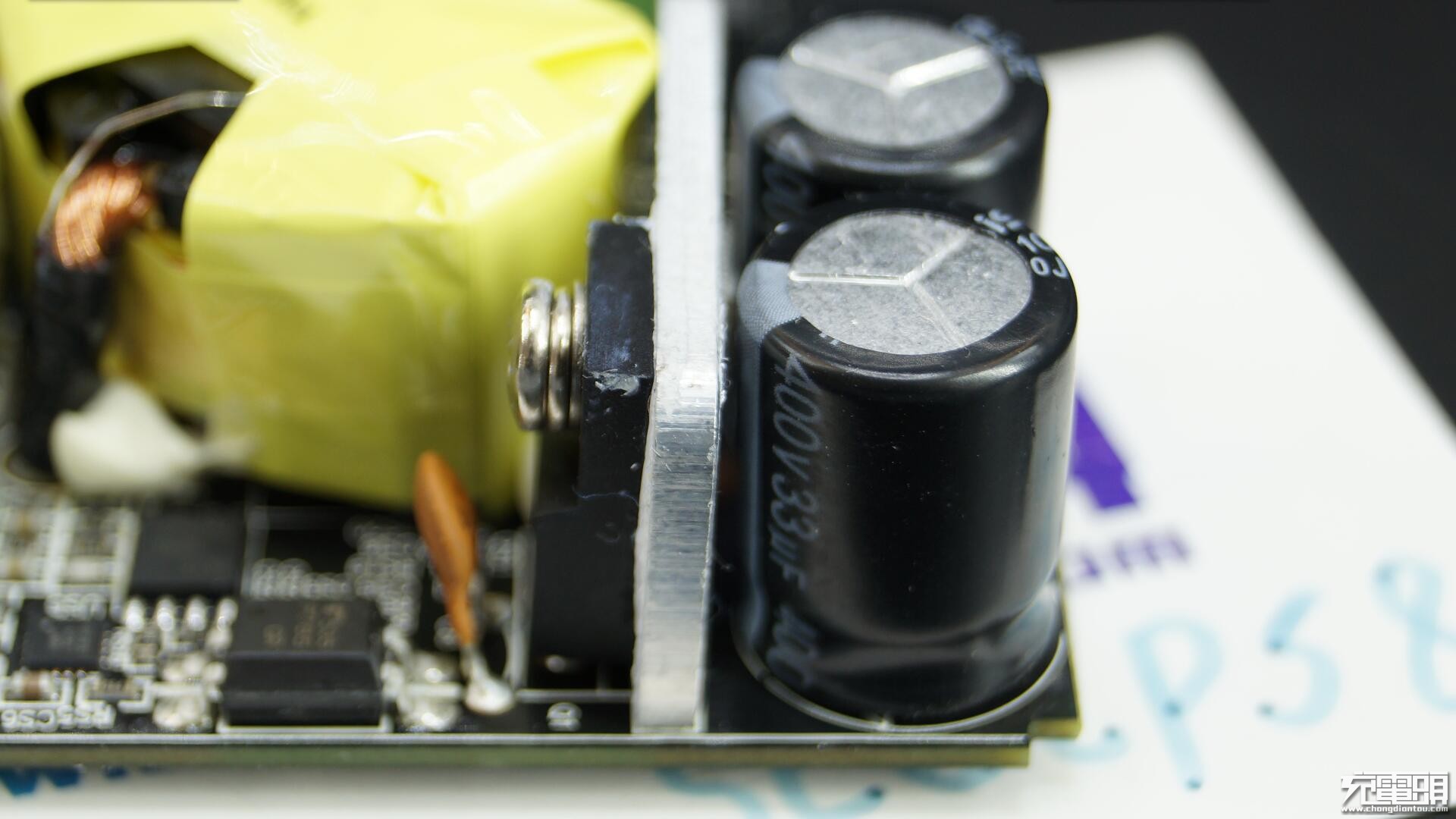 小米gan充电器65w拆解,小米65w双口充电器拆解