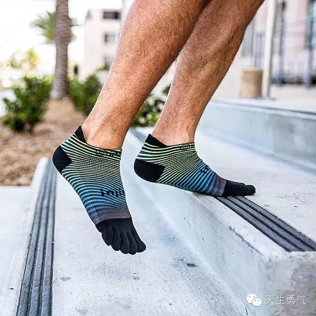 秋冬季专业跑步装备必买清单,跑步必备的七款装备有哪些