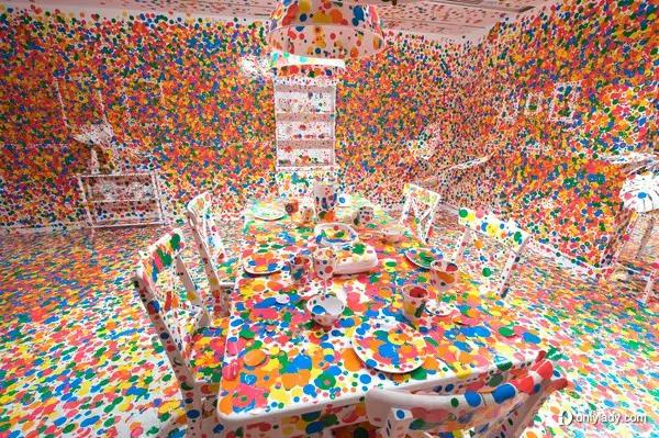 波点女王草间弥生设计的高能密恐儿童房你家娃敢住么？