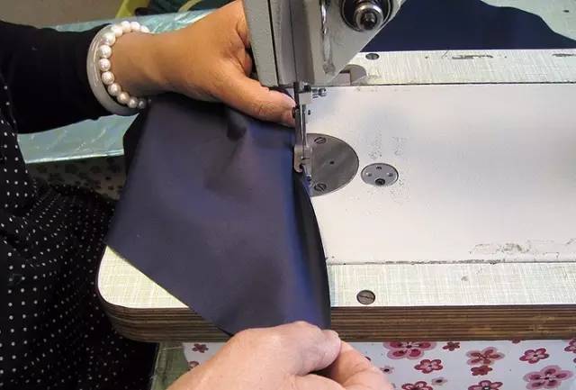 比宋仲基还撩妹的---FoxUmbrellas