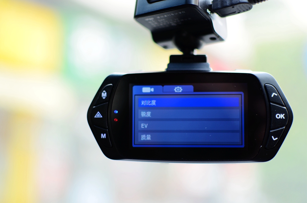 道路瞬息万变记录无时无刻爱国者aigoD66行车记录仪