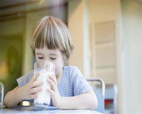 如何选购质量好的牛奶？宝宝喝什么牛奶最好？