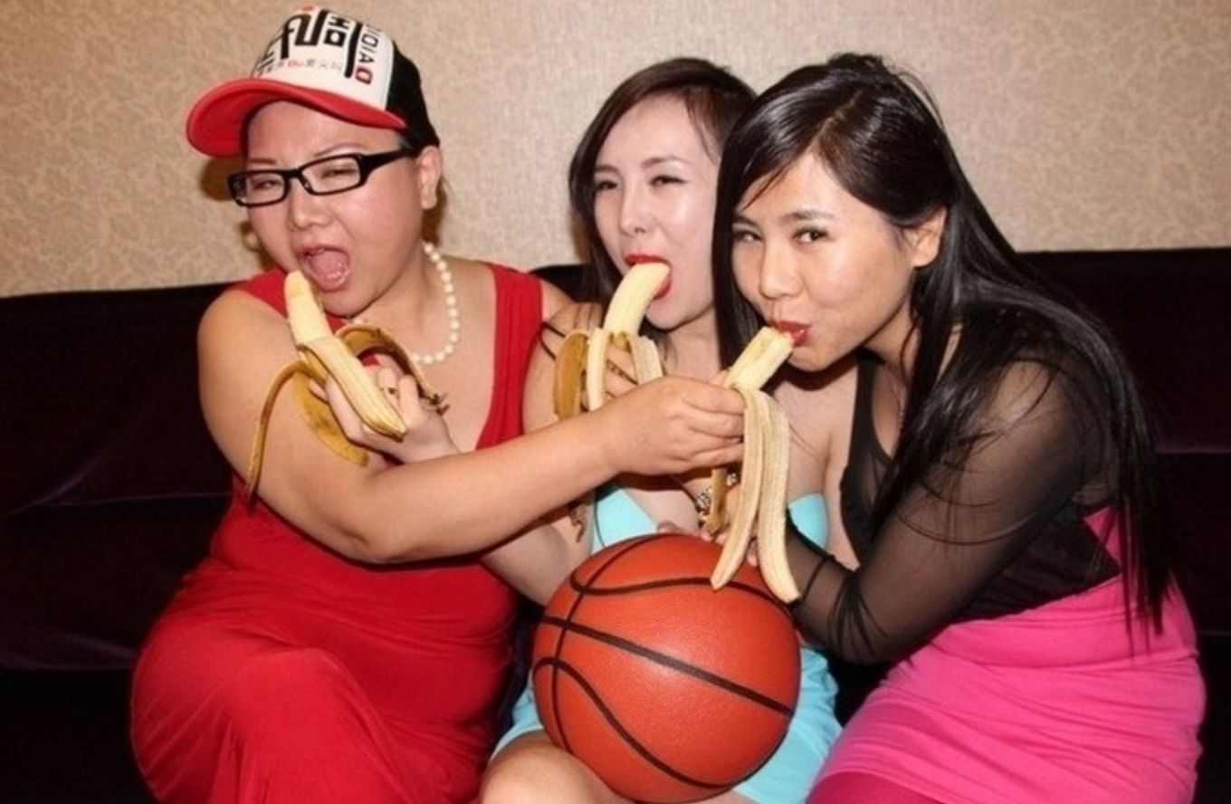 papi酱被骂只生不养,papi酱现在情况