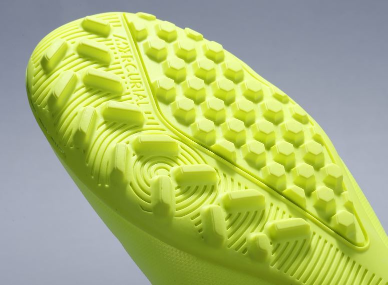 如何让你的女朋友爱上足球的视频,让女朋友彻底爱上足球