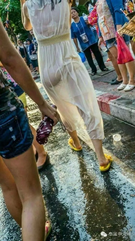 今年泼水节几个奇葩视频,泼水节变味解决措施