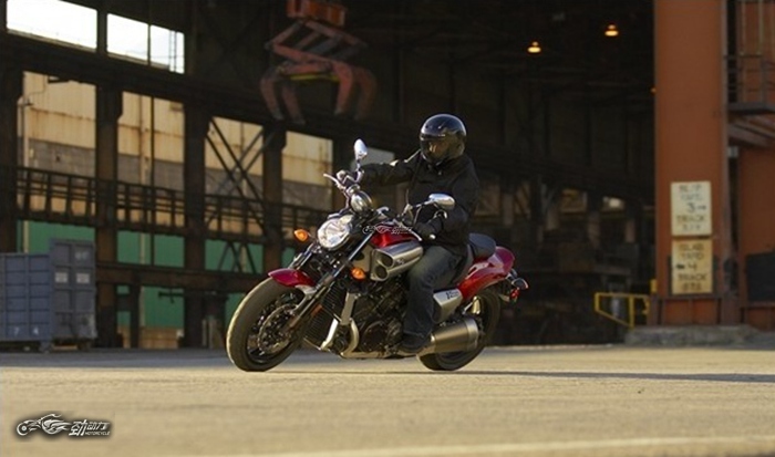 雅马哈经典探险车,雅马哈大魔鬼v-max车评