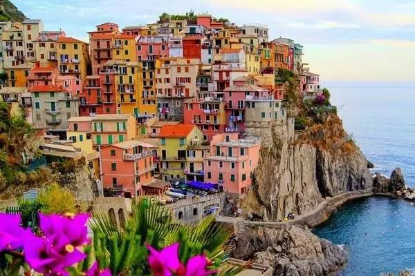 丽江惊现国内第一个彩色村!美的太不像话,像童话!