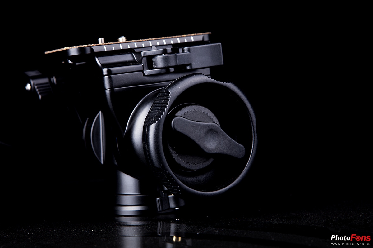 细节决定一切*钟金**中型液压云台FHD-66A