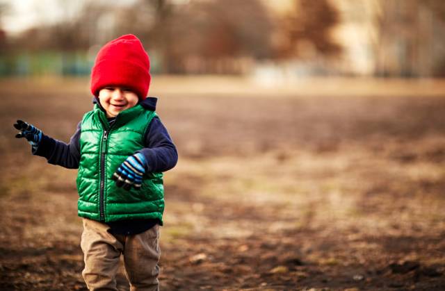 育儿专家对自家小孩不管用,儿童到底戴哪种帽子不热
