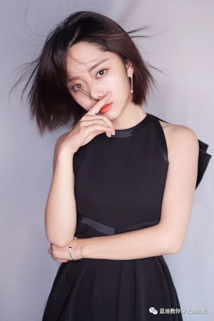 angelababy谭松韵合影,沈月乔欣街拍视频