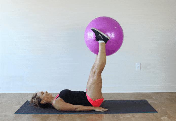 瑞士球训练腘绳肌,瑞士球可练胸肌