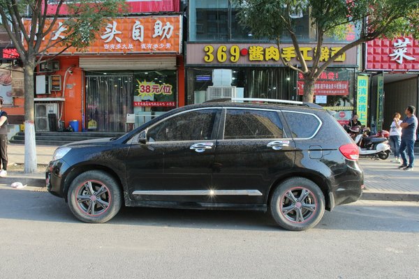 第三代哈弗h61.5t2.0t选哪个好,哈弗h61.5t国潮版