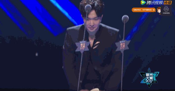 张艺兴舞台震惊全场,张艺兴舞台神级反应