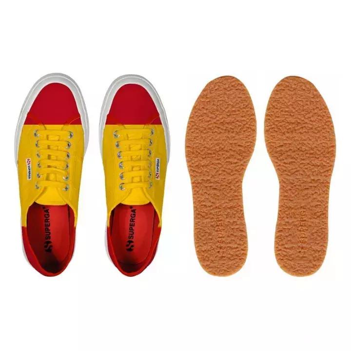 易烊千玺贝壳鞋子,易烊千玺穿的平价又潮的鞋