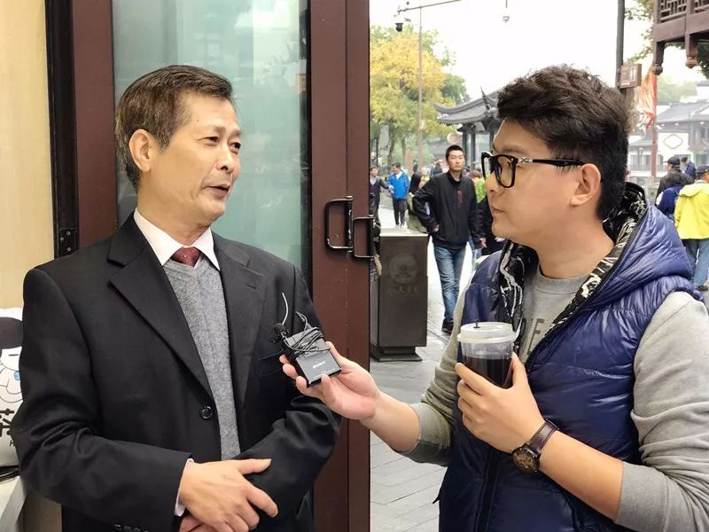 南*夫子京**庙这家茶饮店新开就排队，背后还有台湾30年茶叶专家撑腰