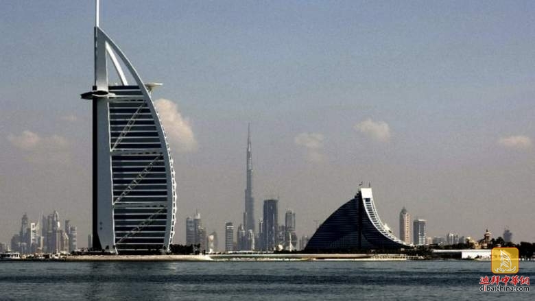 丢了东西别忘报警，迪拜光失物招领部门一年就为国家贡献了625万