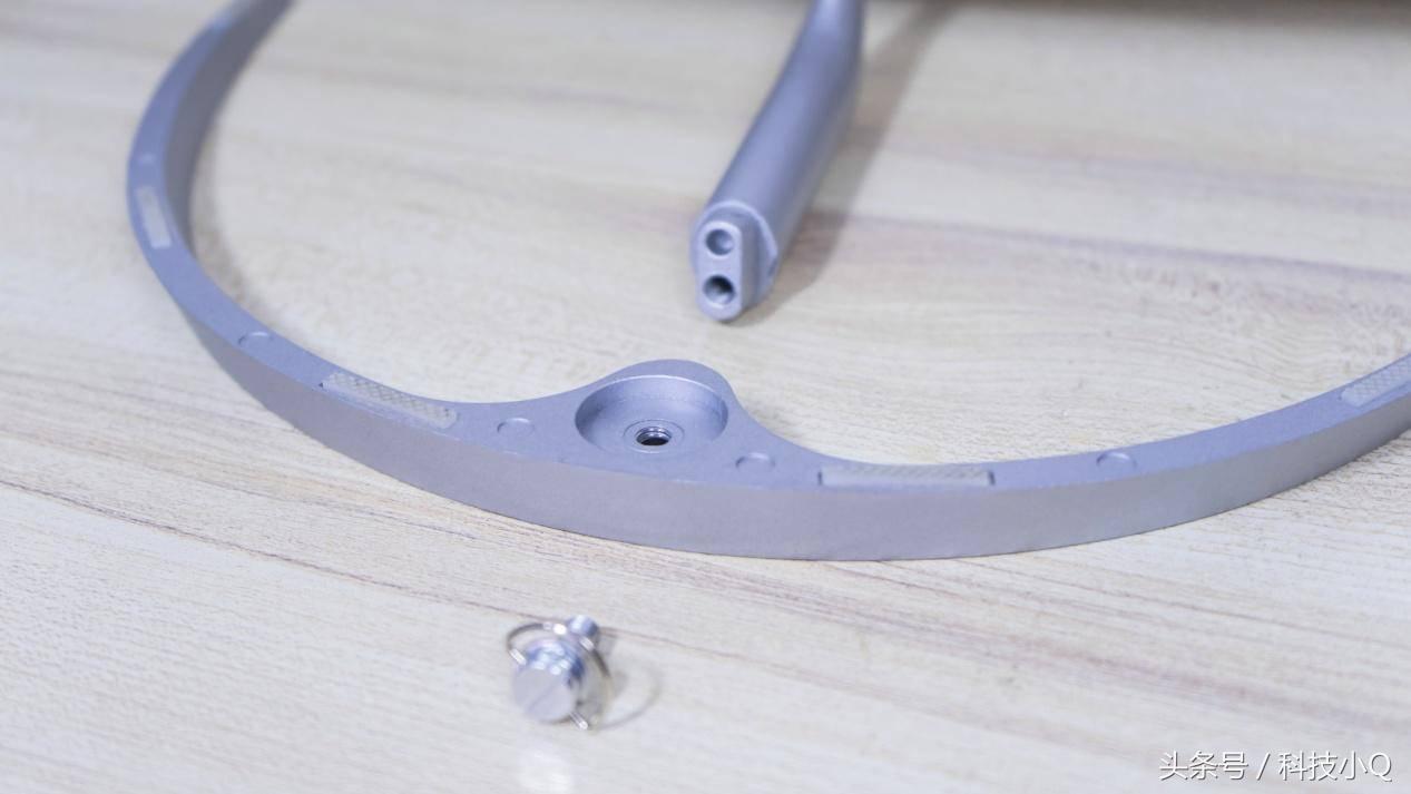 10年经典再现，易美逊H245WHC千元曲面屏诠释不一样的美