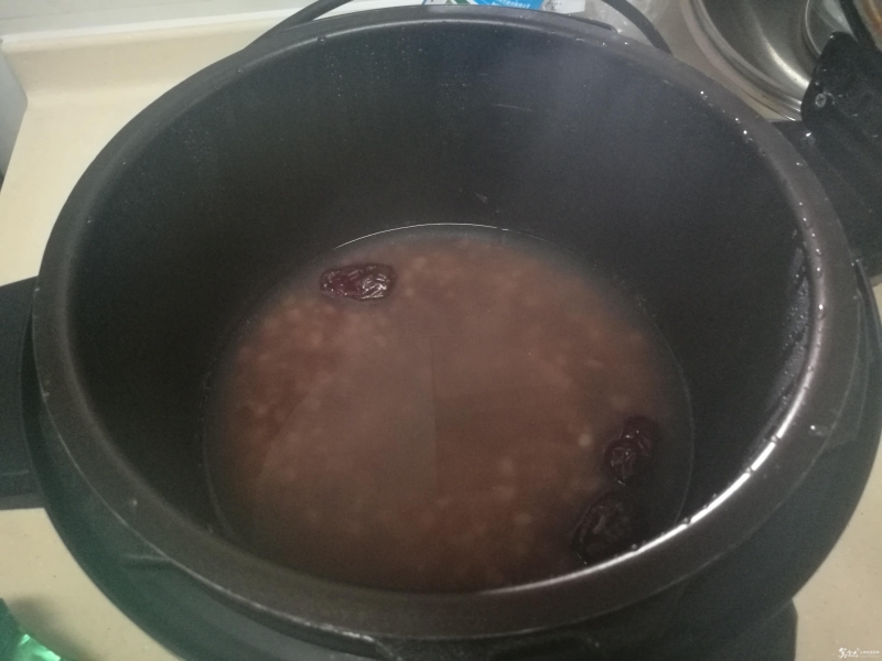 湿气重红豆汤,薏仁红豆排湿汤