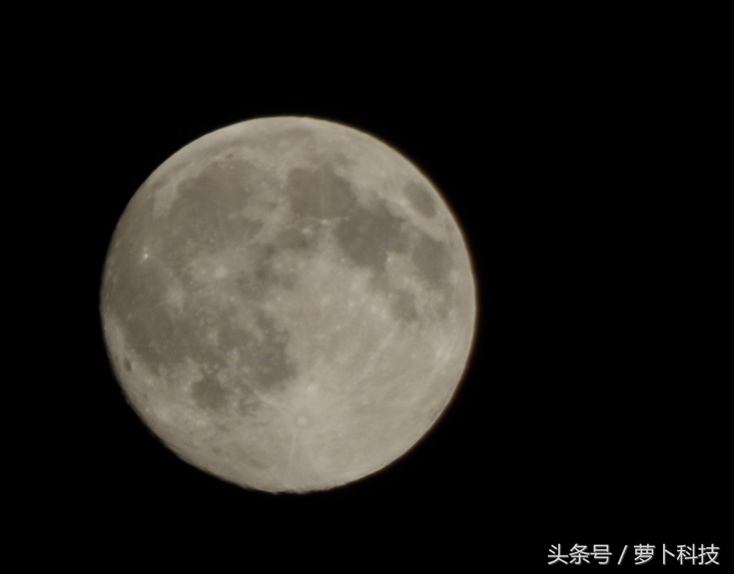 2400mm长焦镜头拍月亮,超远望远镜观月神器