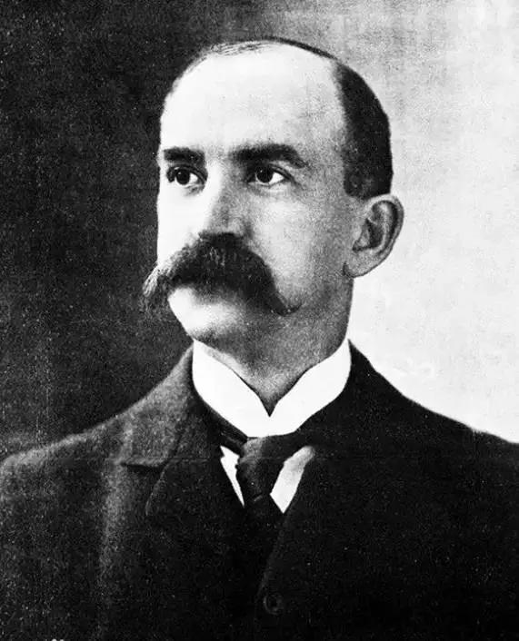 耗时40年,花费300万购置千件中华*物文**,这个美国人偏要捐给中国