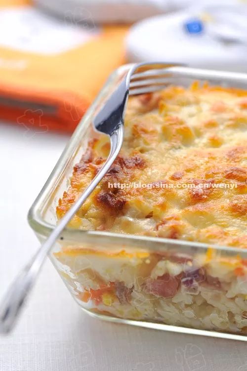 怎么区分菠萝跟凤梨的小窍门,菠萝凤梨的区别菠萝是怎么长成的