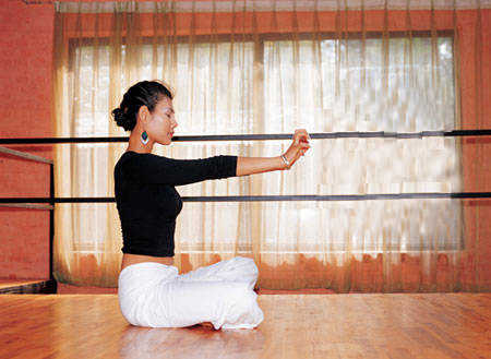 改善手脚冰凉的瑜伽体式,瑜伽解决手脚冰冷气血不足