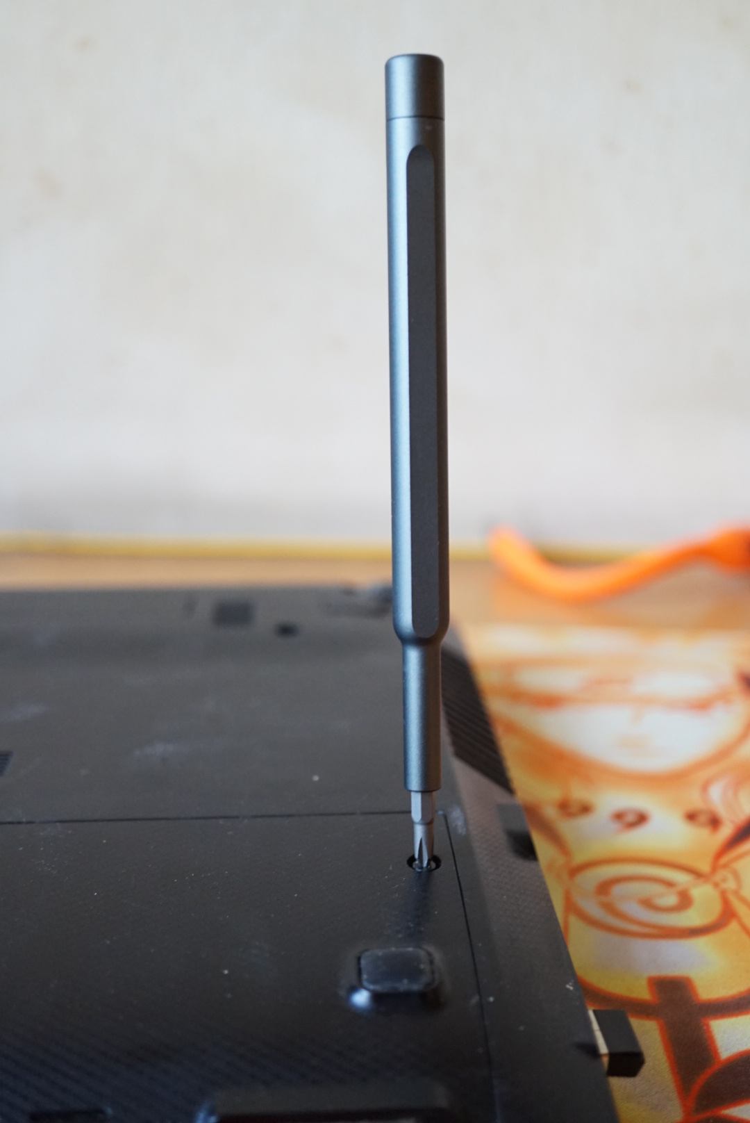 小试菜刀，用米家螺丝刀给笔记本换网卡