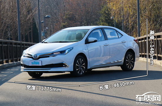 卡罗拉双擎旗舰版空间坐人实测,沉浸式体验卡罗拉双擎2017款