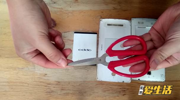 手机充电宝坏了充不上电怎样维修,手机充不上电该怎么跟修理师傅说