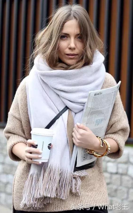 lv羊绒围巾哪个颜色最百搭,买羊绒围巾哪个颜色最百搭