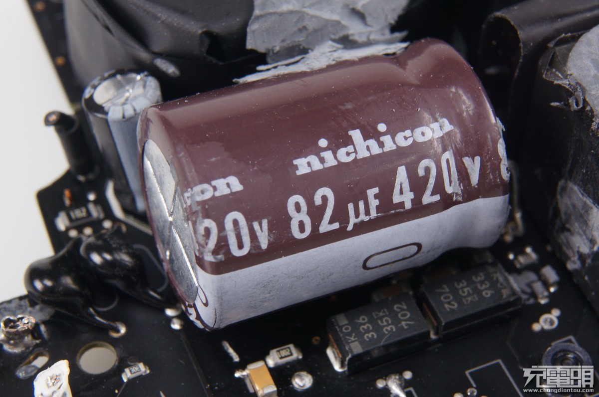 有没有仿的很真的苹果充电器,贫穷限制了我的想象力动画