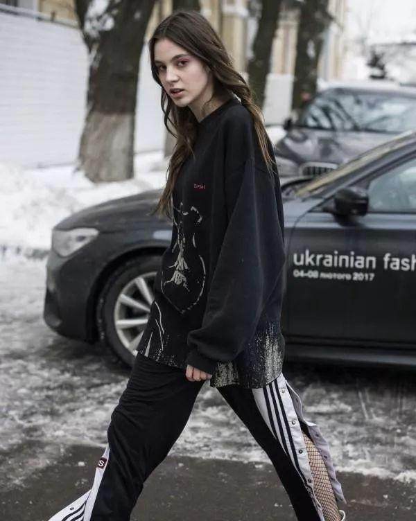 半个娱乐圈都爱的SMFK时尚战袍，和易烊千玺、潘玮柏穿情侣装啦！