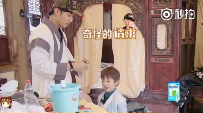 爸爸5嗯哼搞笑片段,爸爸5jasper小泡芙