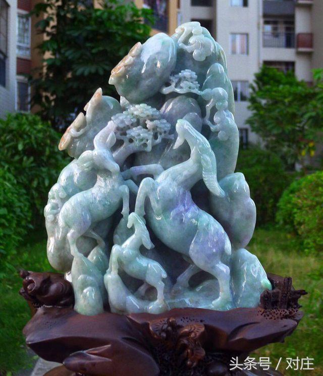 翡翠摆件一般摆在家里哪里好,翡翠葡萄摆件寓意