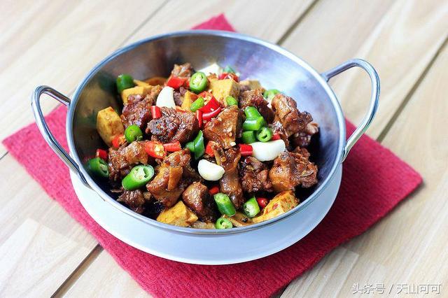 又麻又辣的干锅鸭,干锅鸭怎么做更好吃