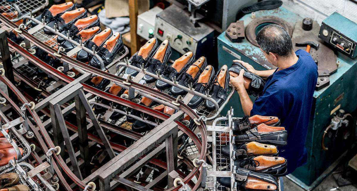 休闲皮鞋哪个牌子性价比高,什么牌子的休闲皮鞋好