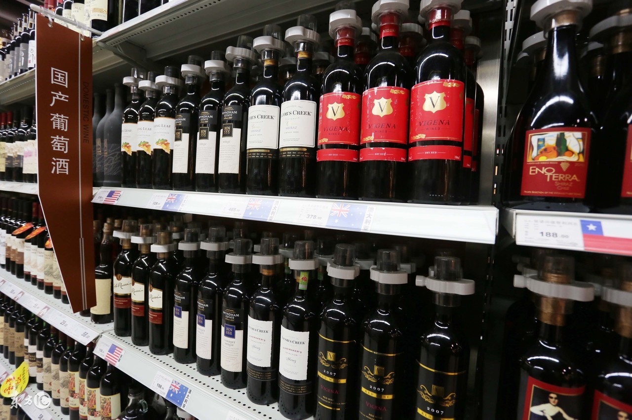 吃什么搭配红酒好喝一些,红酒搭配什么最好喝