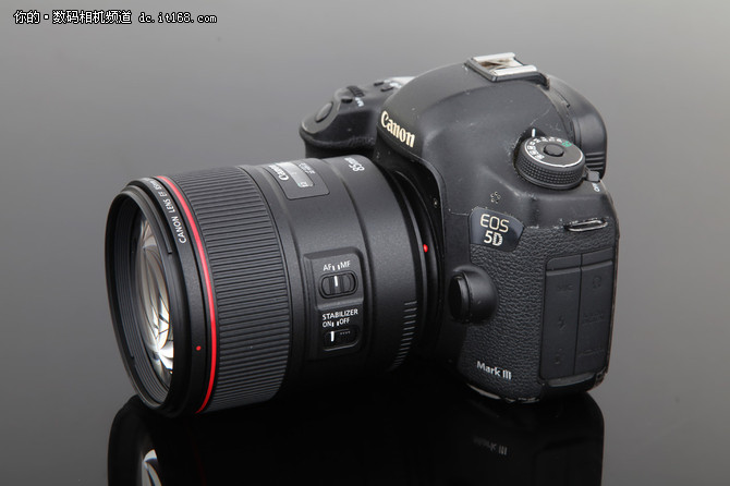 佳能70-200和85哪个拍人像好,佳能851.8镜头测评