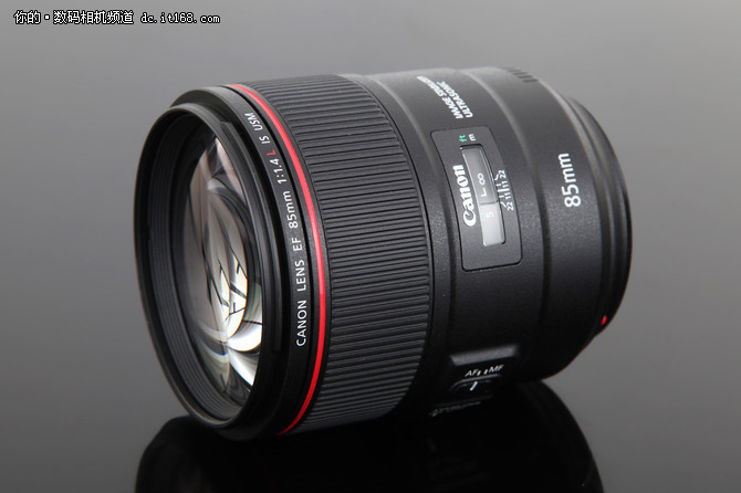 佳能70-200和85哪个拍人像好,佳能851.8镜头测评