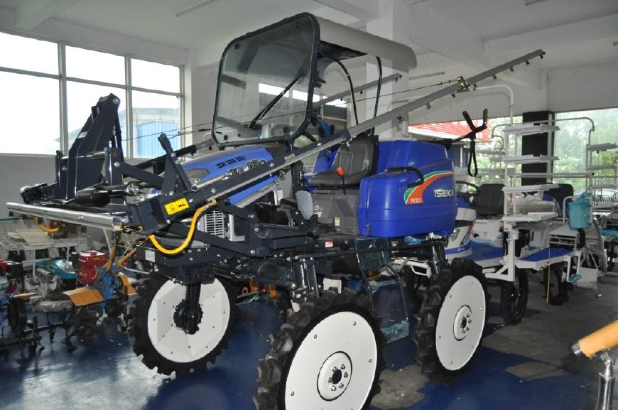 美女不搞证券搞农机，半年销售80多台插秧机是怎么做到的