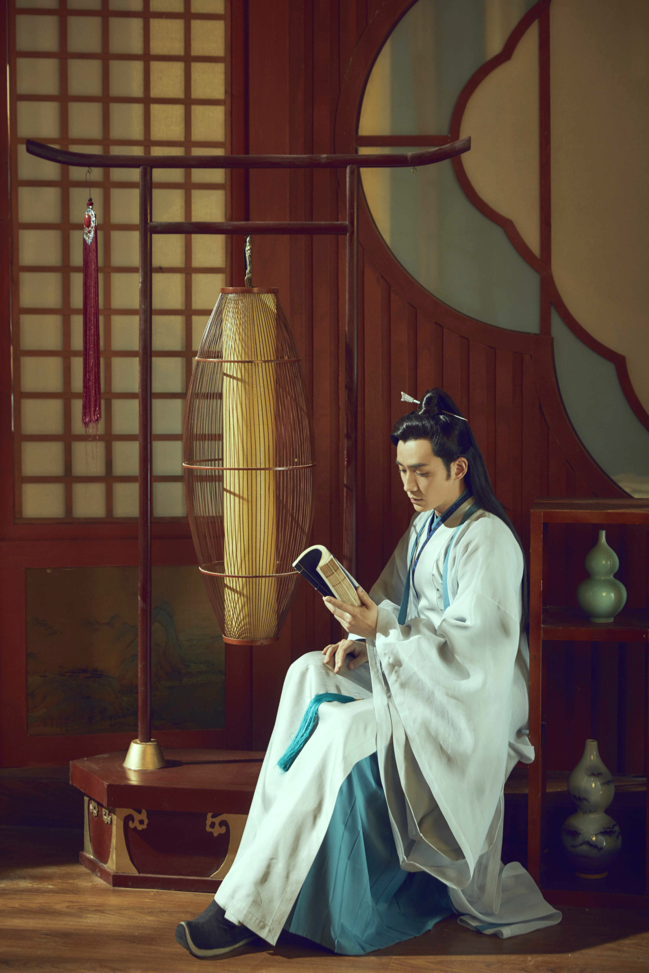 花谢花飞花满天朱一龙饰演的是谁,花谢花飞花满天电视剧32集朱一龙