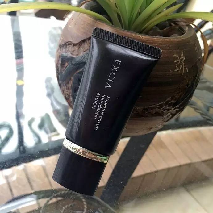 粉底没选对,粉底没选对色号太白像浮粉