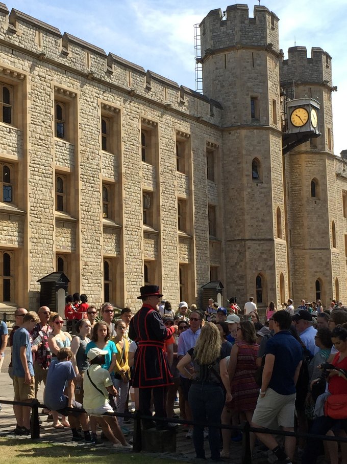 【已完结】英格兰苏格兰18日游记——美景、历史、足球、文化全体验(含挡风玻璃损坏以及车胎被扎处理经过)