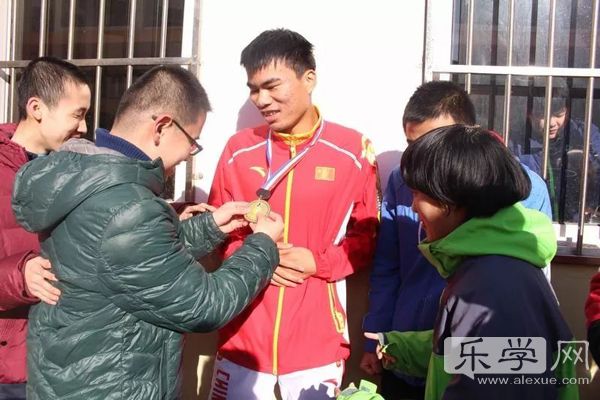 盲人足球队夺亚洲杯,中国青岛青少年盲人足球队