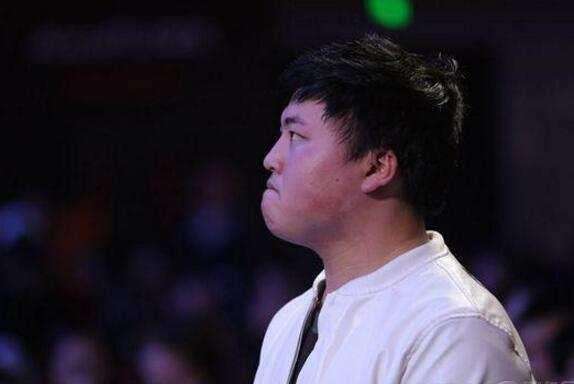 姿态说uzi在lpl地位很高,theshy和uzi在lpl的地位