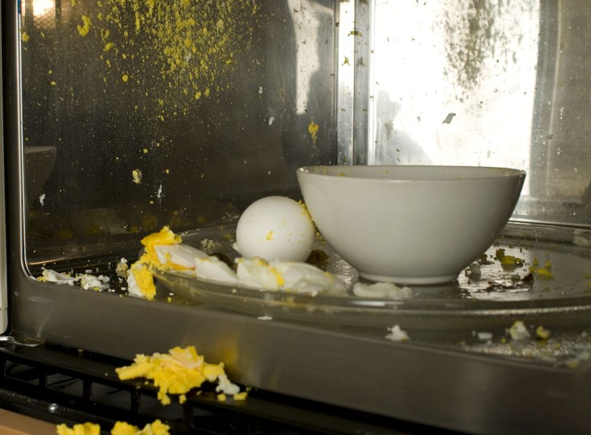 吃鸡蛋爆炸嘴唇受伤,吃鸡蛋爆炸把嘴唇炸伤