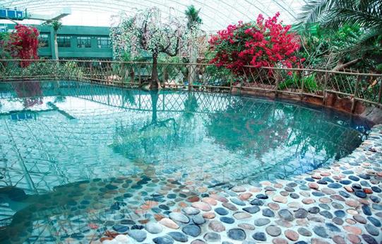 冰火两重天温泉,东北冰火温泉