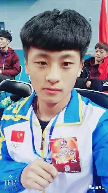 96年*男美**鲜肉弟弟青葱阳光又温暖你的笑容是最好的解忧药