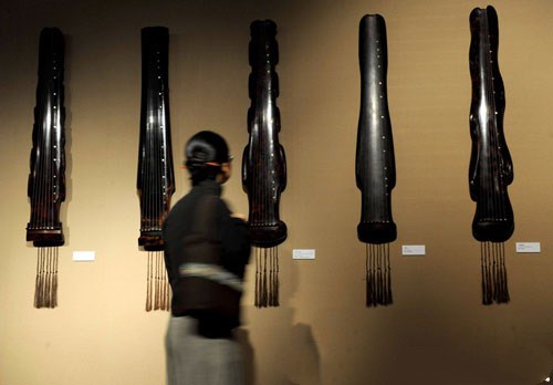 如何挑选一张好的古琴,广东万元亲斫的古琴如何选择