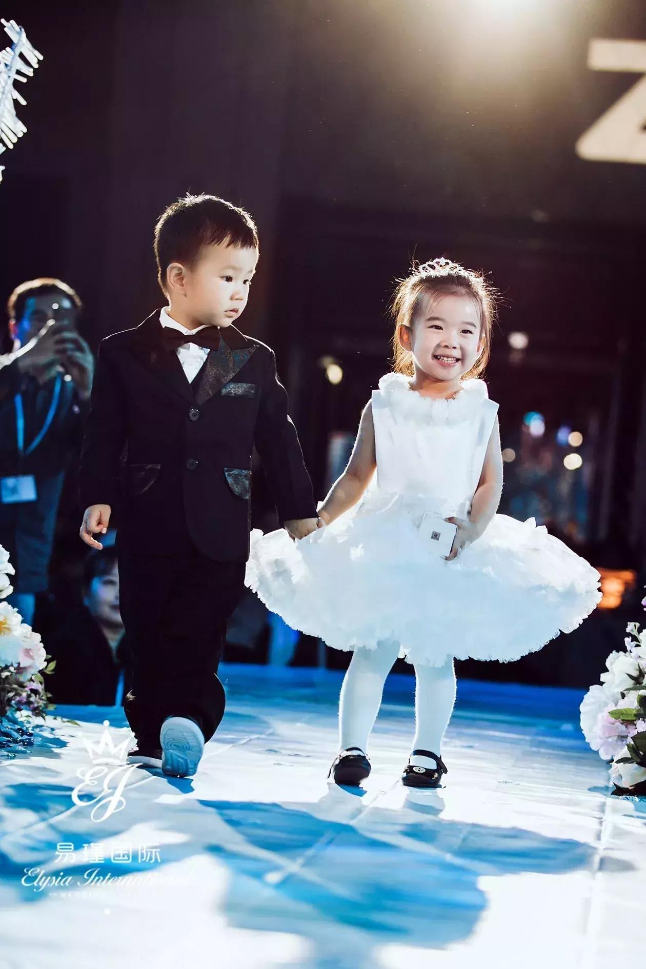 户外婚礼新郎创意出场方式,创意婚礼新郎出场方式有哪些